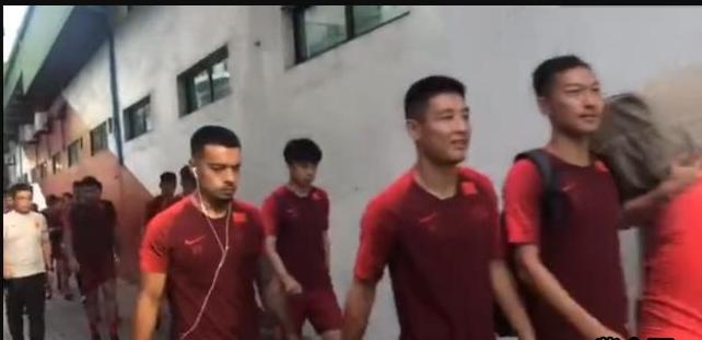 风景美如画，硬件豆腐渣。中国男足无惧小伎俩