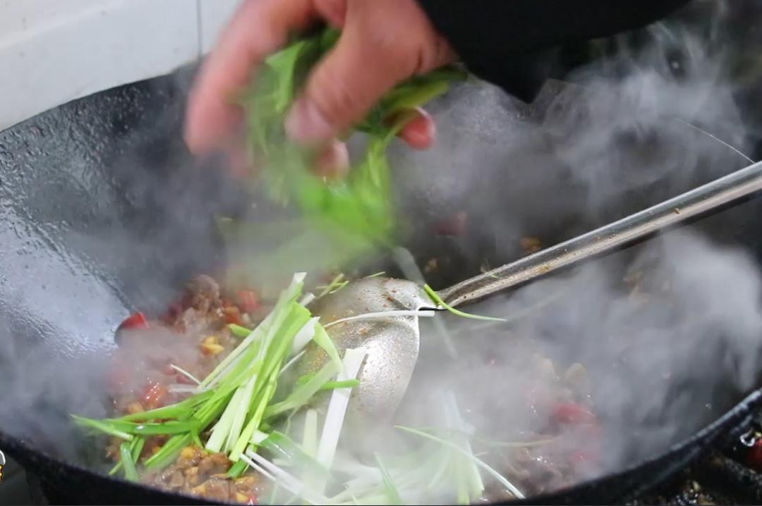 香嫩脆笋炒牛肉,香嫩爽口的黄瓜炒牛肉