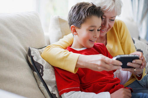 疫情期间小孩在家玩什么游戏,新冠孩子照常玩耍