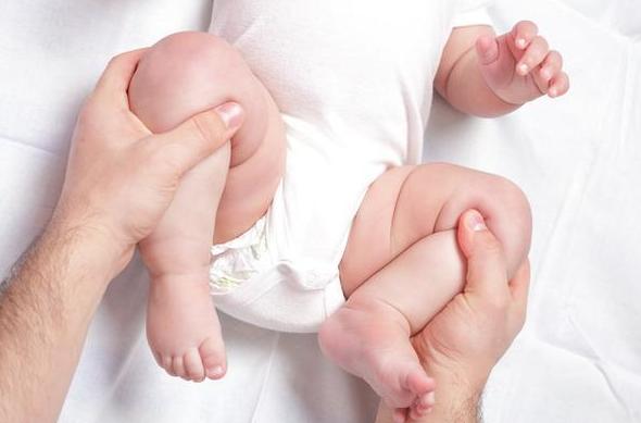 孩子腿型可以矫正吗,宝宝腿会天生畸形吗
