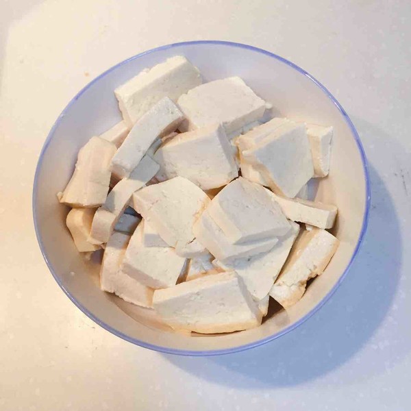 炖鱼汤一般什么鱼炖的好吃,炖鱼汤要用什么鱼做才好吃有营养