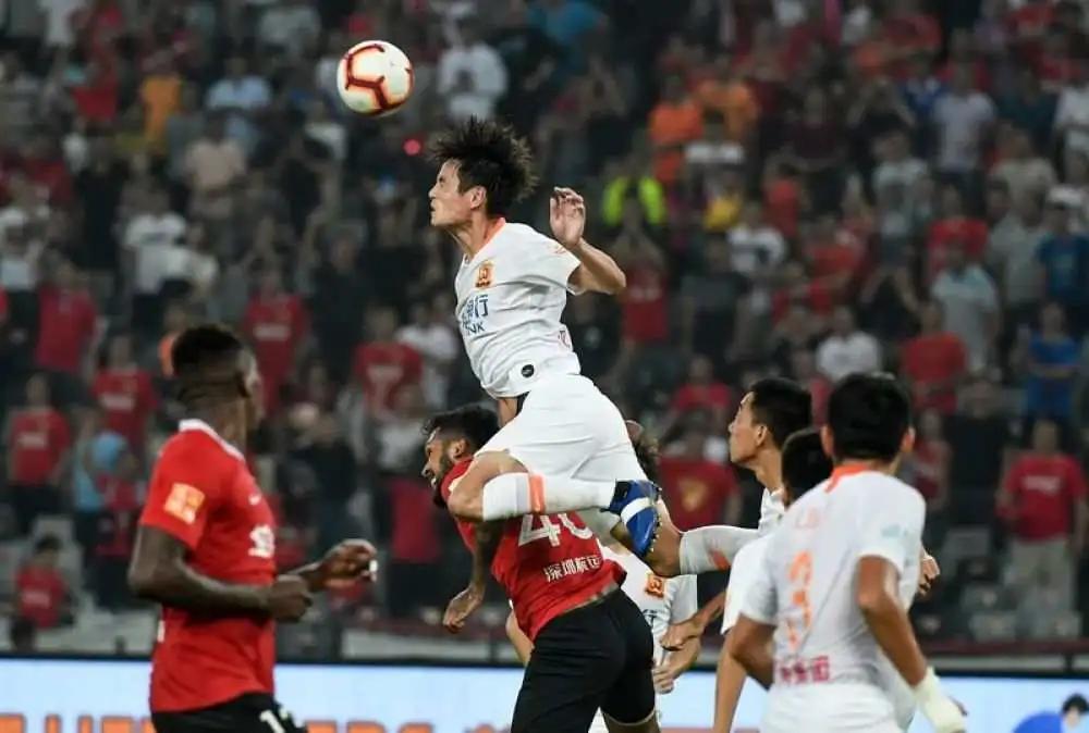 中超或将再次降薪球员表态,中超拒绝降薪的俱乐部