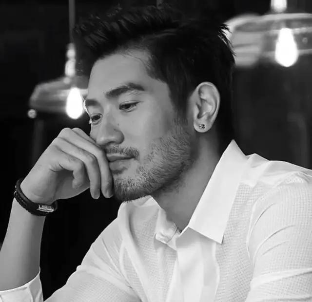 都有哪些地方悼念高以翔,为什么这么多人悼念张国荣