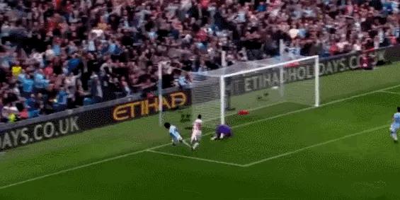 曼城4比1曼联德布劳内庆祝图片,18-19赛季英超曼城德布劳内