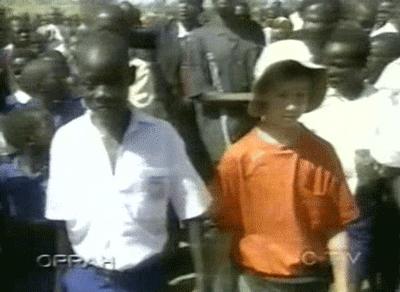 用零花钱给非洲挖了1000多口井，只因孩子的眼泪是那里最干净的水