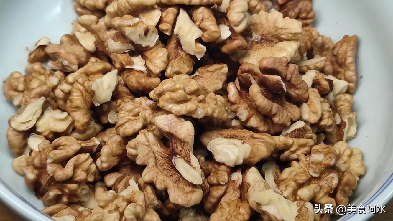 核桃和芝麻在一起怎么做好吃,核桃怎么做好吃椒盐
