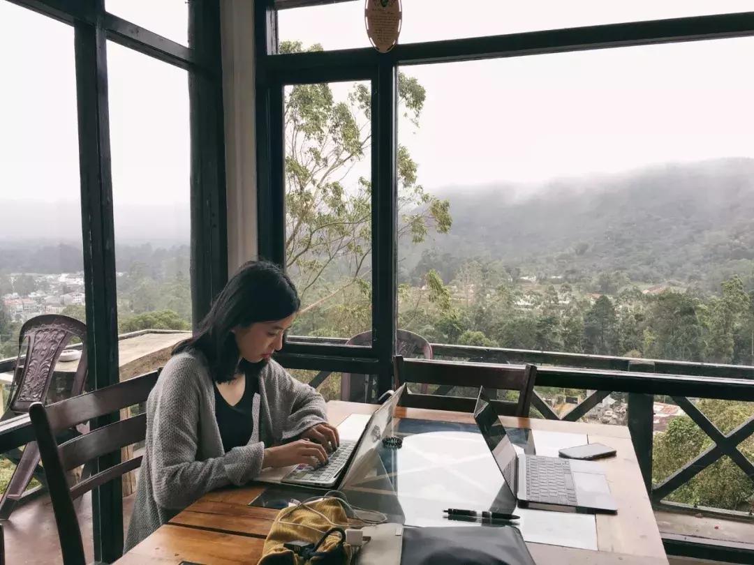 都说网红“短命”，她却火了七年还没够