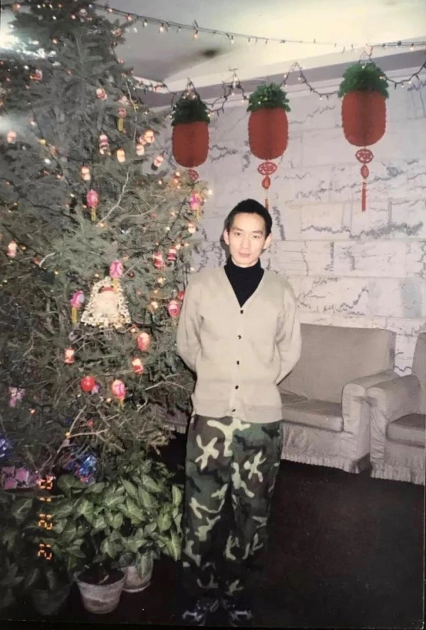 广州打工仔洗洁精洗头，捡烟屁股抽，靠操盘主播，月薪三万