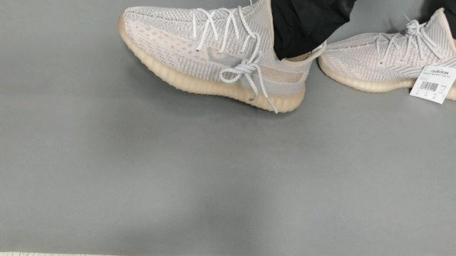 yeezy350粉满天星真假鉴定,yeezy350黑天使怎么辨别真假