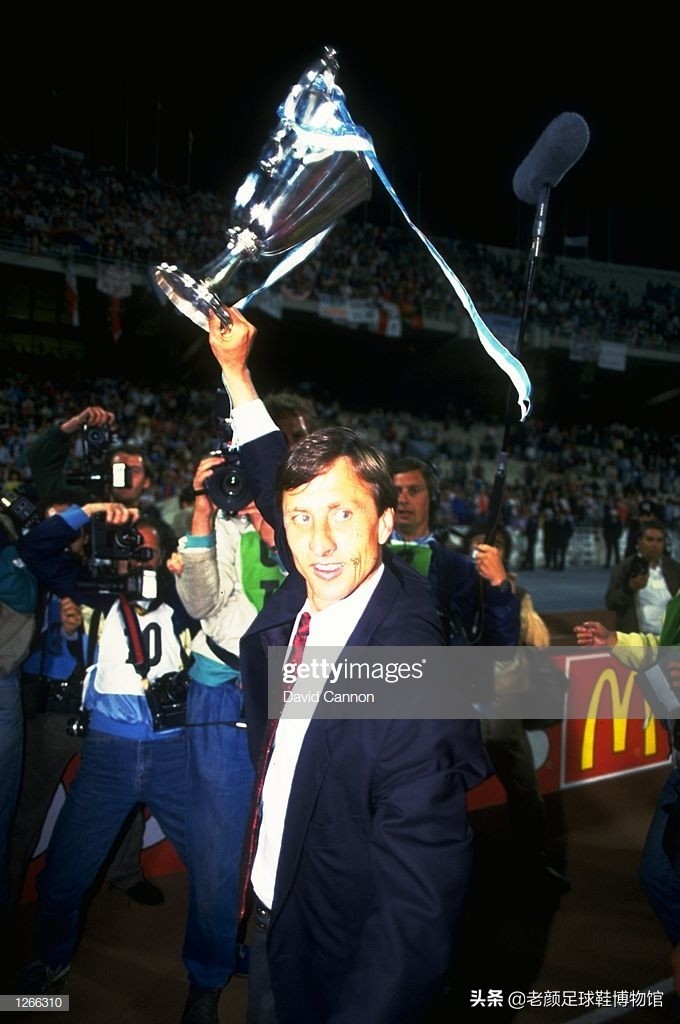 20世纪最伟大的足球教练荷兰,一代宗师功夫最强