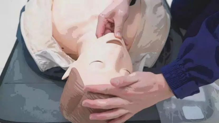 灾害中心肺复苏的第一步,心肺复苏急救培训消防