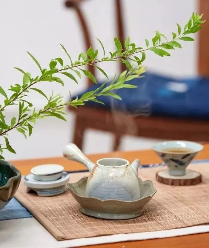 感叹一转眼就到结局的诗句,形容一辈子转瞬即逝的诗句