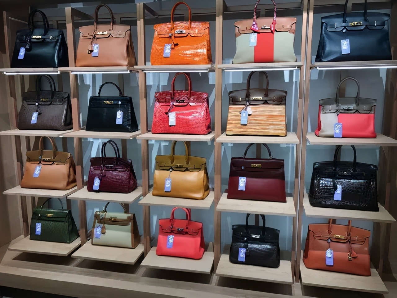 邓丽君心酸坎坷的一生,邓丽君经历过几次婚姻