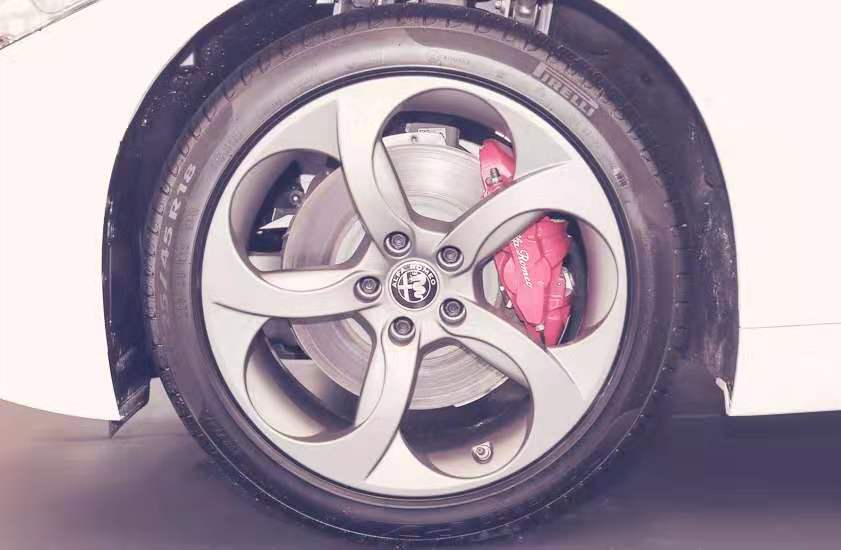 意式情怀试驾阿尔法罗密欧giulia,2017款阿尔法罗密欧giulia2.0t200hp