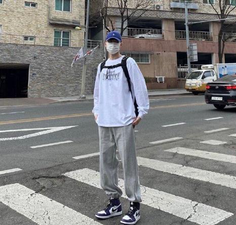 偏瘦的男生夏天怎么穿搭才好看,太瘦的男生怎么穿搭好看