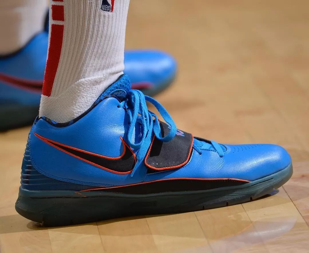 kd杜兰特战靴简版5代,kd球鞋最新