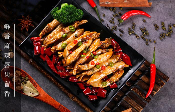 它肉嫩味鲜,被称为“海里的人参”,却深藏泥沙,用盐才能挖出来