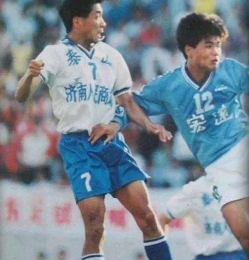 足球干货怎样颠球,山东足球训练视频