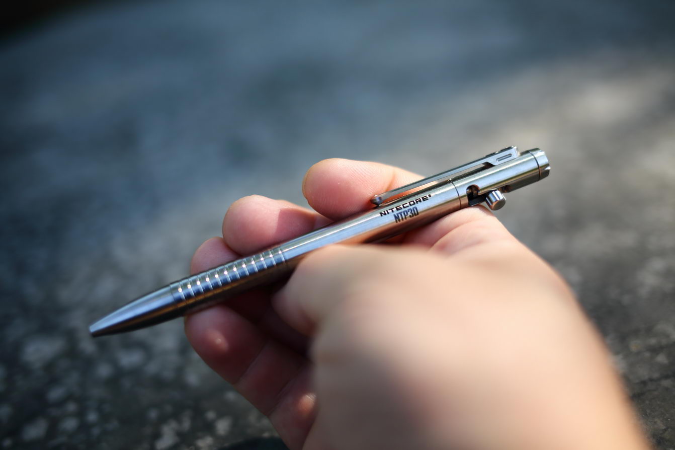 nitecore全系列评测,钛合金战术笔ntp30