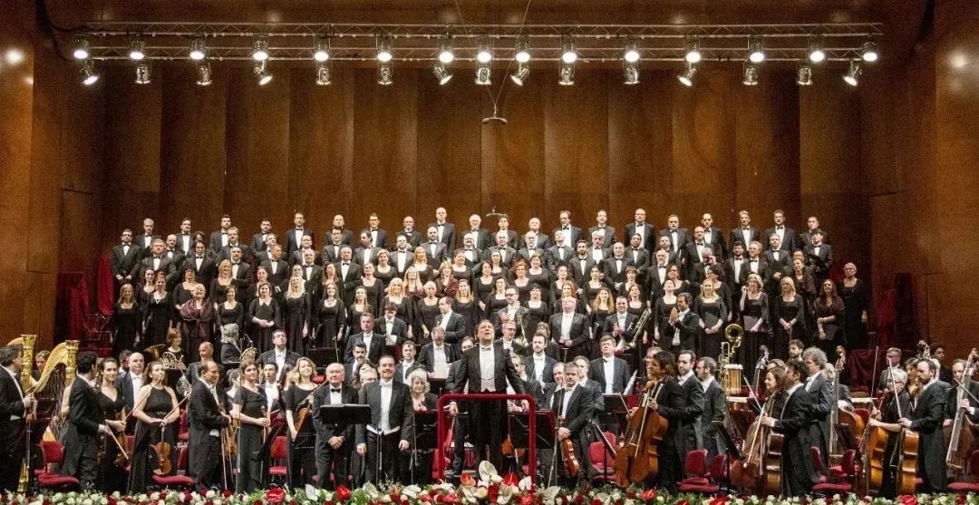 《文艺热搜榜》：张亮推出全套贝多芬唱片，龙美术馆60元看5个展