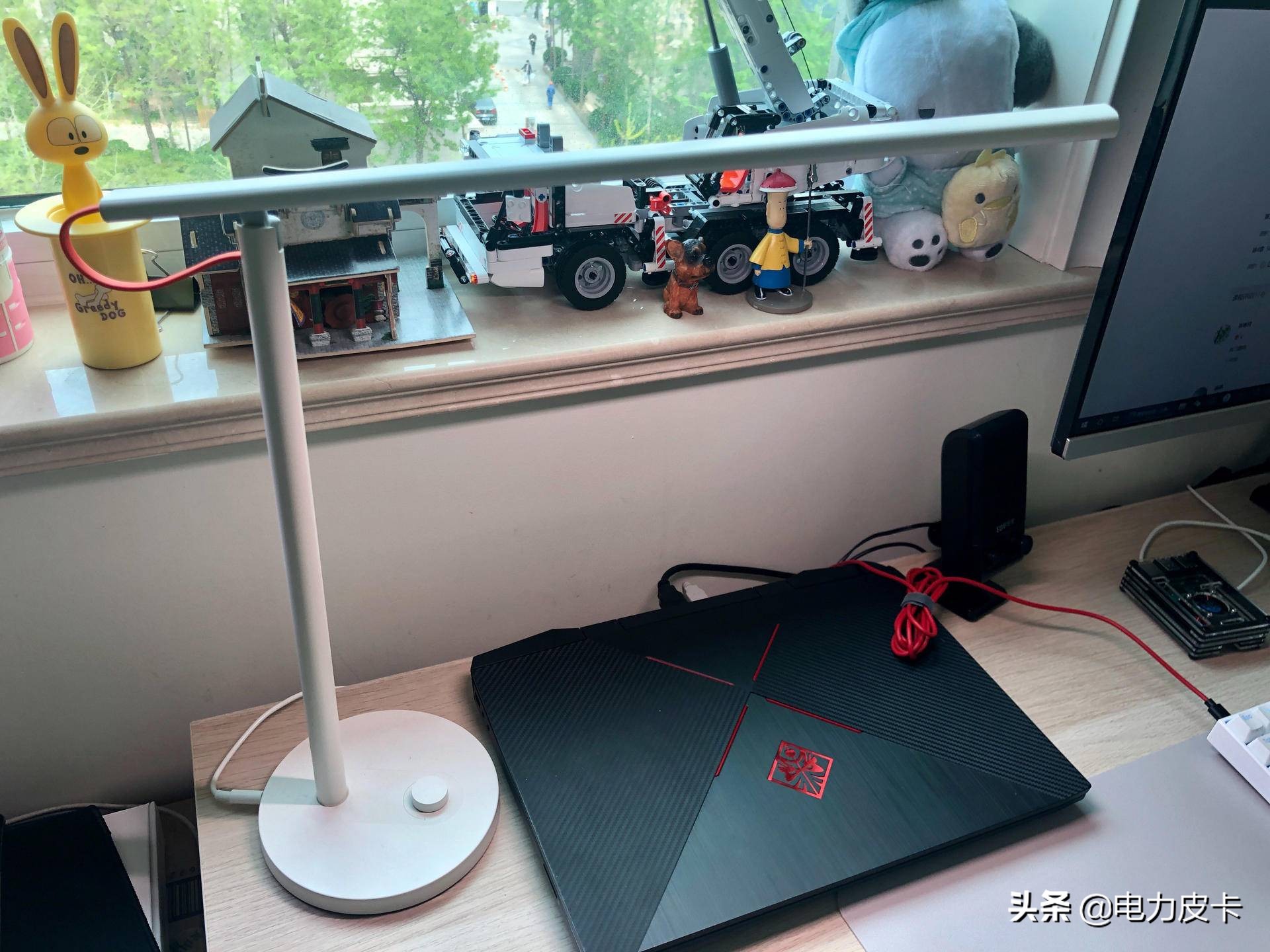 所有人都能轻松复刻的平凡桌面