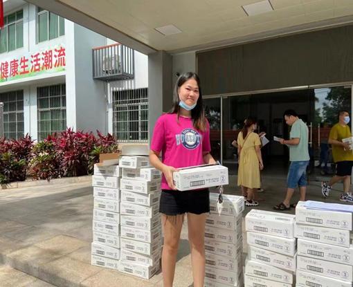 为群众办实事，海口秀英区举行让爱流动——婴幼儿配方液态奶捐赠活动