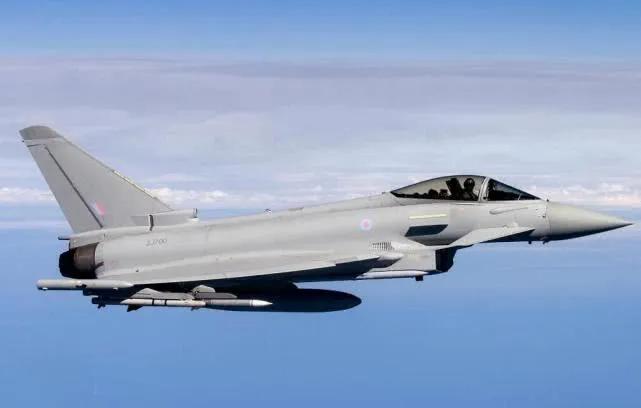 中国航空史上最惨失败,成都所展出歼-9新模型,酷似歼-10