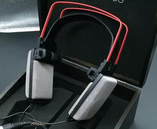 akgk501k1000,akg耳机k371和k361区别