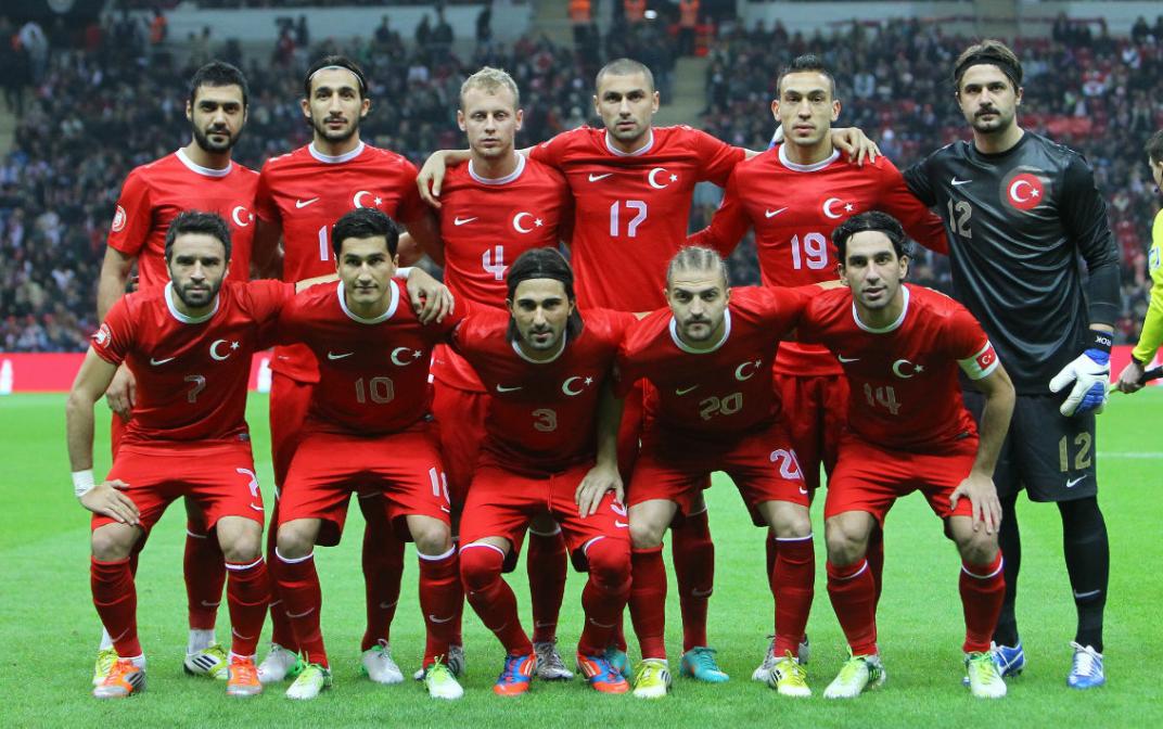 国足能赢中国香港队吗,国足能赢这两支日本球队吗