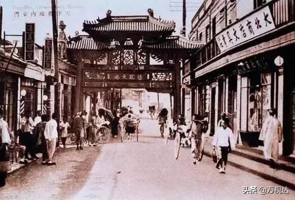 天津的老人们常说“北门富、东门贵、南门贫、西门贱”，这是为嘛？