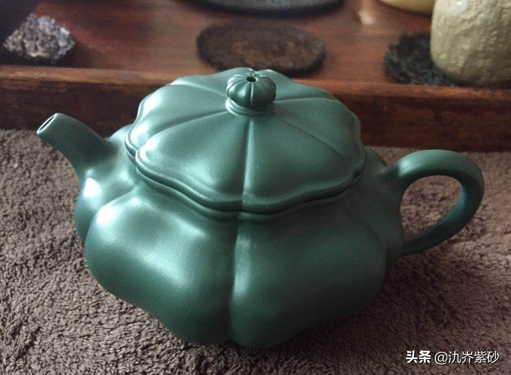 市场上卖的青色的紫砂壶,网上卖的绿泥紫砂壶是真的吗