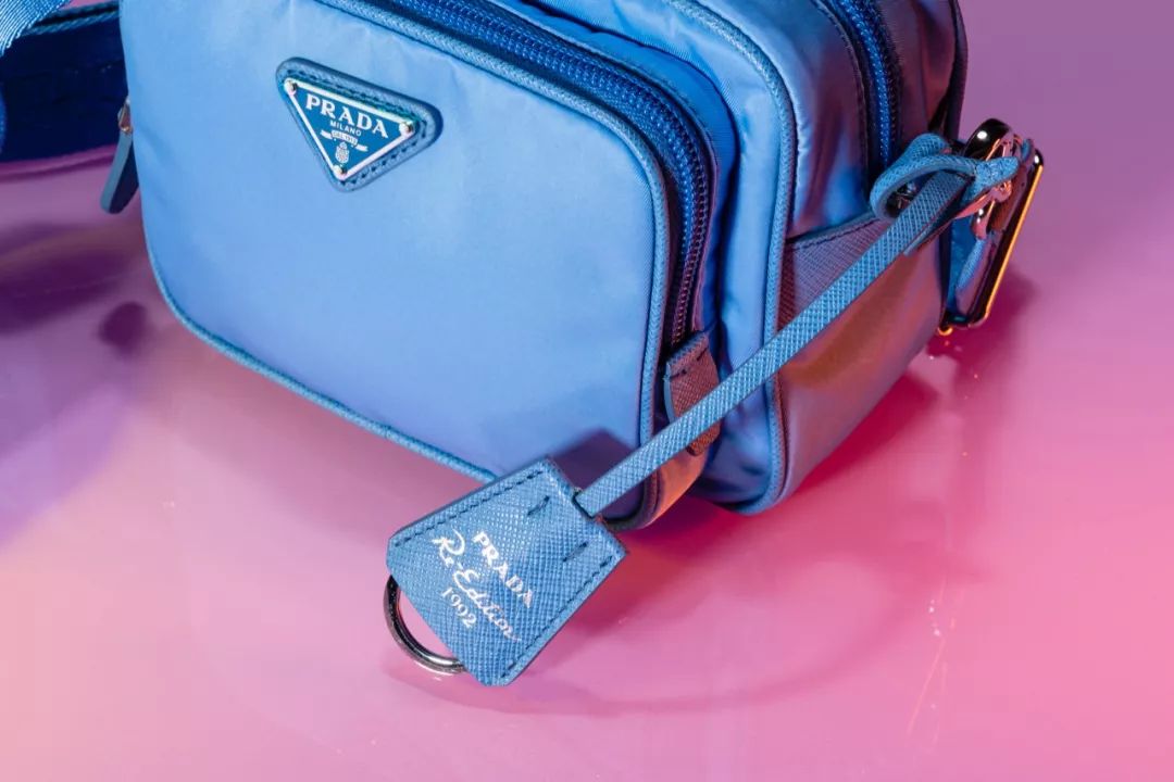 prada目前最火的包,prada复古包