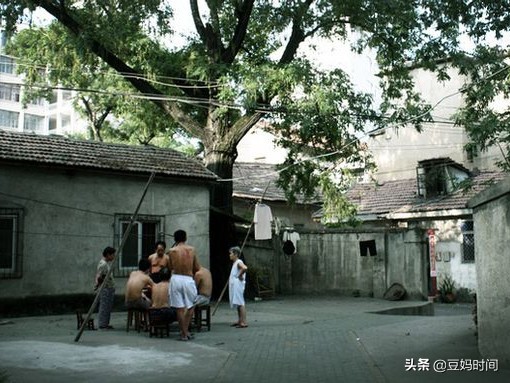 是什么让我们变得没有人情味,为啥感觉亲戚间人情味越来越淡