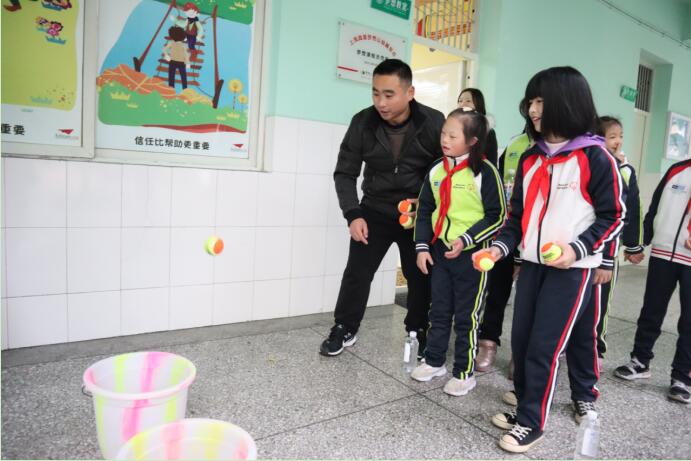 聚是一束光  散是满天星——大邑特奥融合之趣味心理融合活动