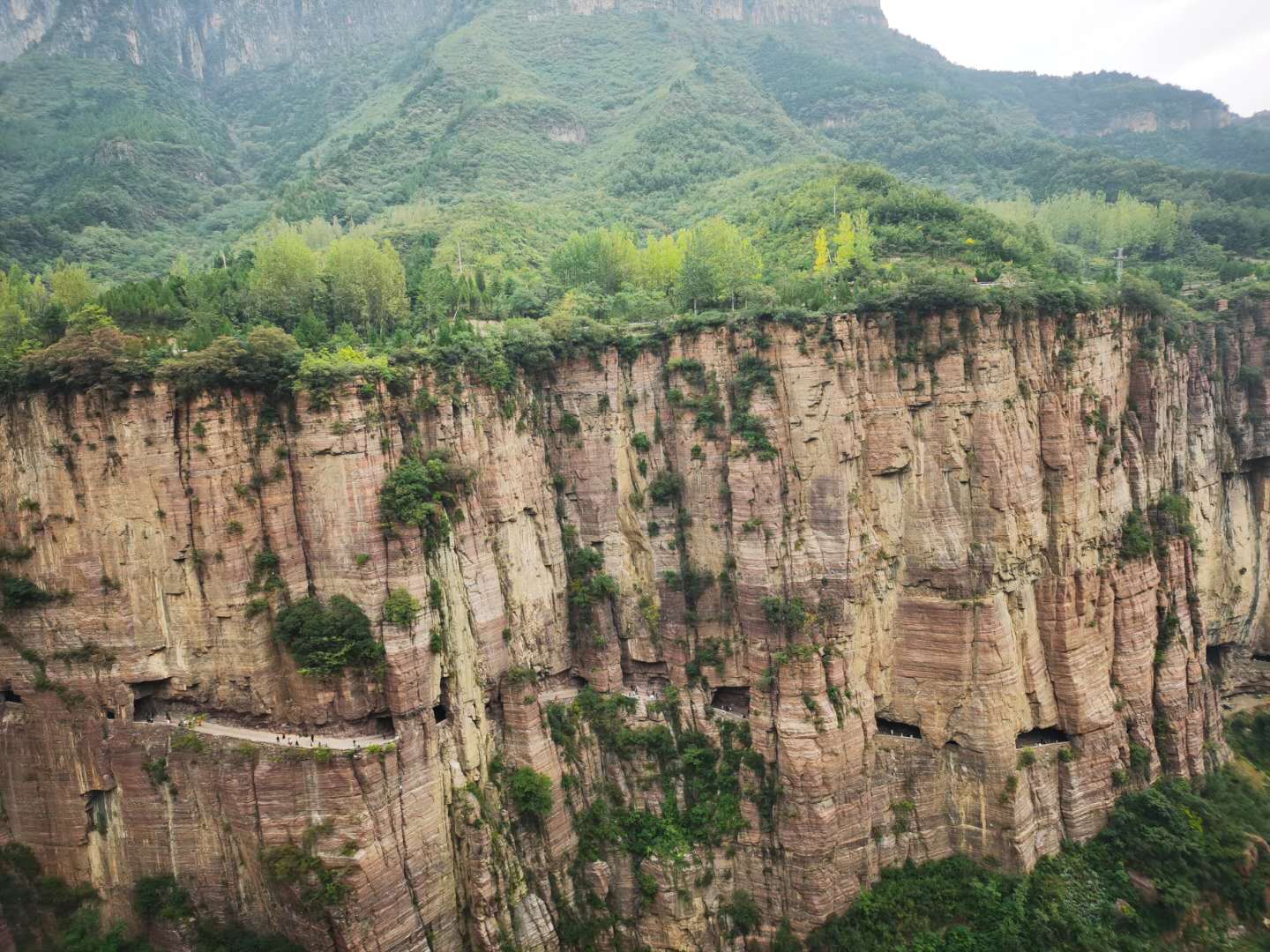 打卡新乡万仙山郭亮挂壁公路,郭亮挂壁公路在万仙山景区么