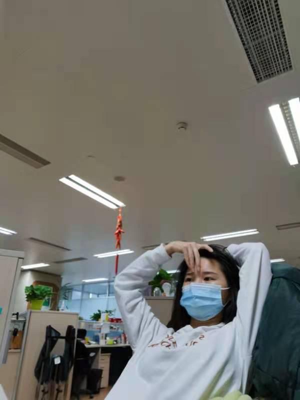 只要上班够土下班就没人认出,只要上班够土下班就认不出来