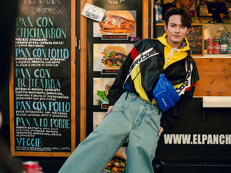 徐正溪拼接牛仔马甲,徐正溪穿搭图片