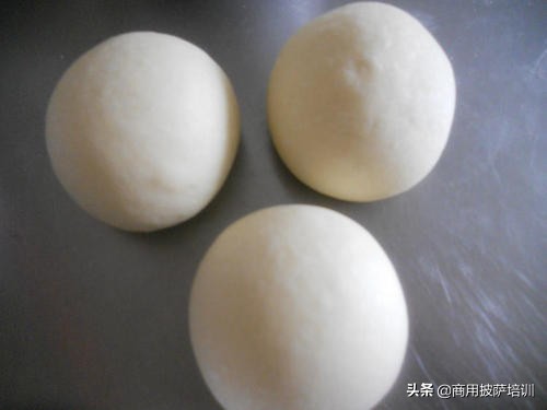 商用披萨（510）为什么我的冷藏发酵披萨面团会有大气泡？