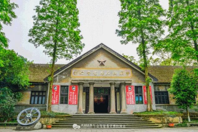 乐山古镇有哪些好吃的 (乐山攻略一日游古镇)