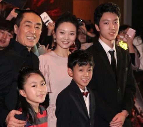 陈婷比张艺谋小多少岁,陈婷多少岁给张艺谋生孩子