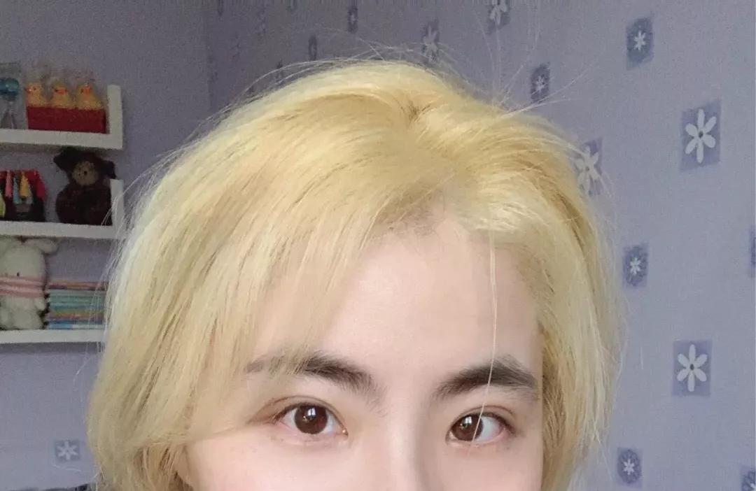 看你的小胡子这么可爱，一定是个男孩纸