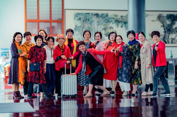 岁月不老我们不散全文,岁月不老我们不散什么意思