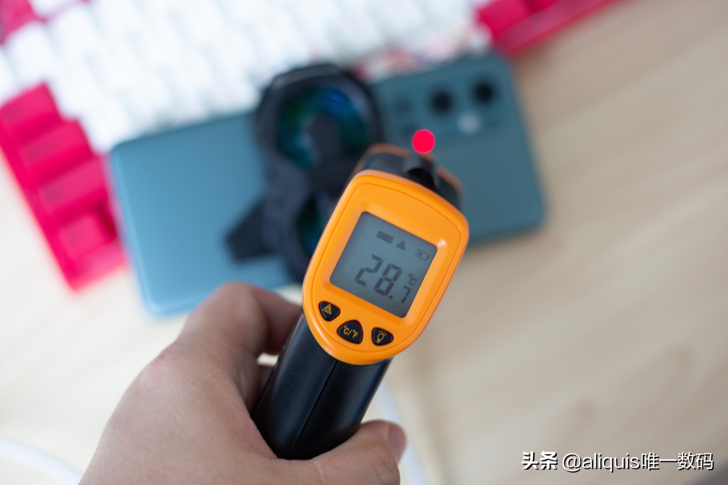 红魔手机散热神器测评,手机超强制冷器