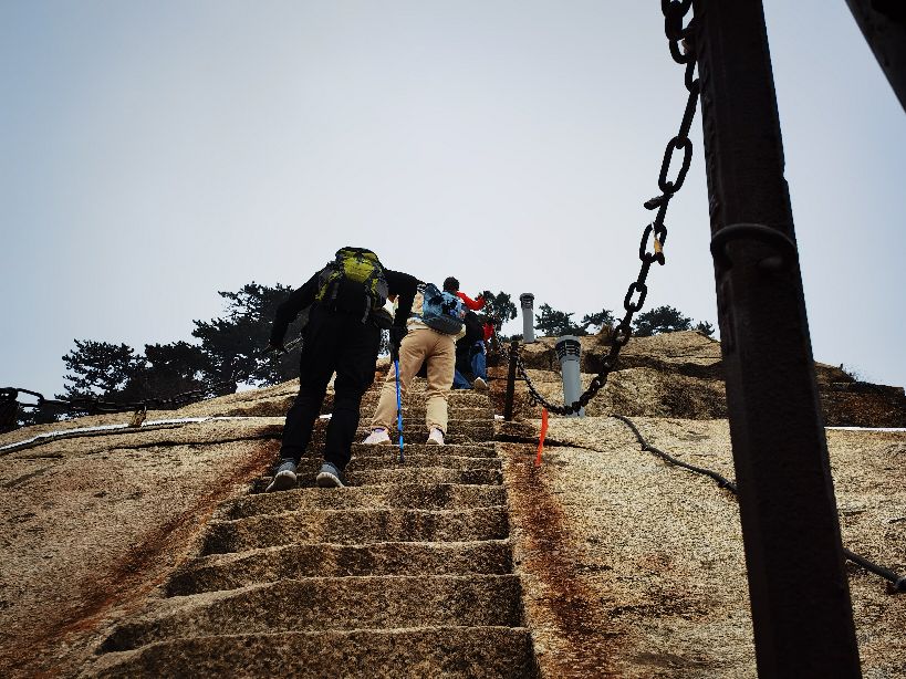 华山的五座峰分别可以干什么,华山一日游登山攻略图片简单