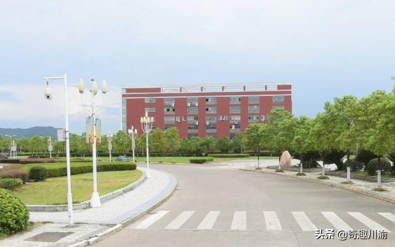 江西一所奇怪的高校，创办之初就是大学，合并升级后却更名为学院
