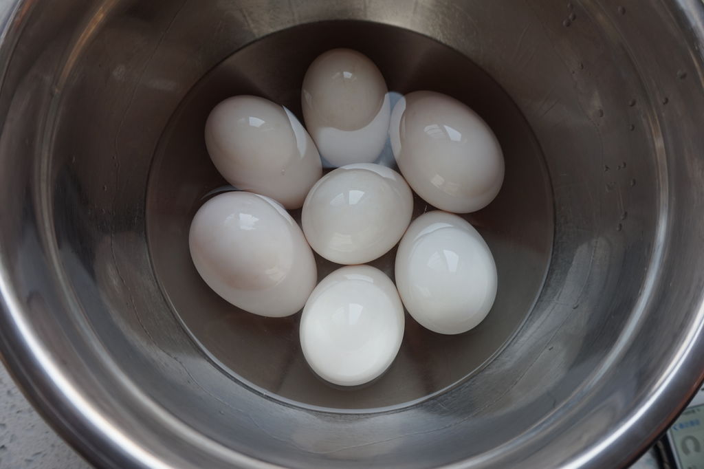 腌鸭蛋怎么腌才能流油,腌鸭蛋腌好了怎么处理让它不再咸