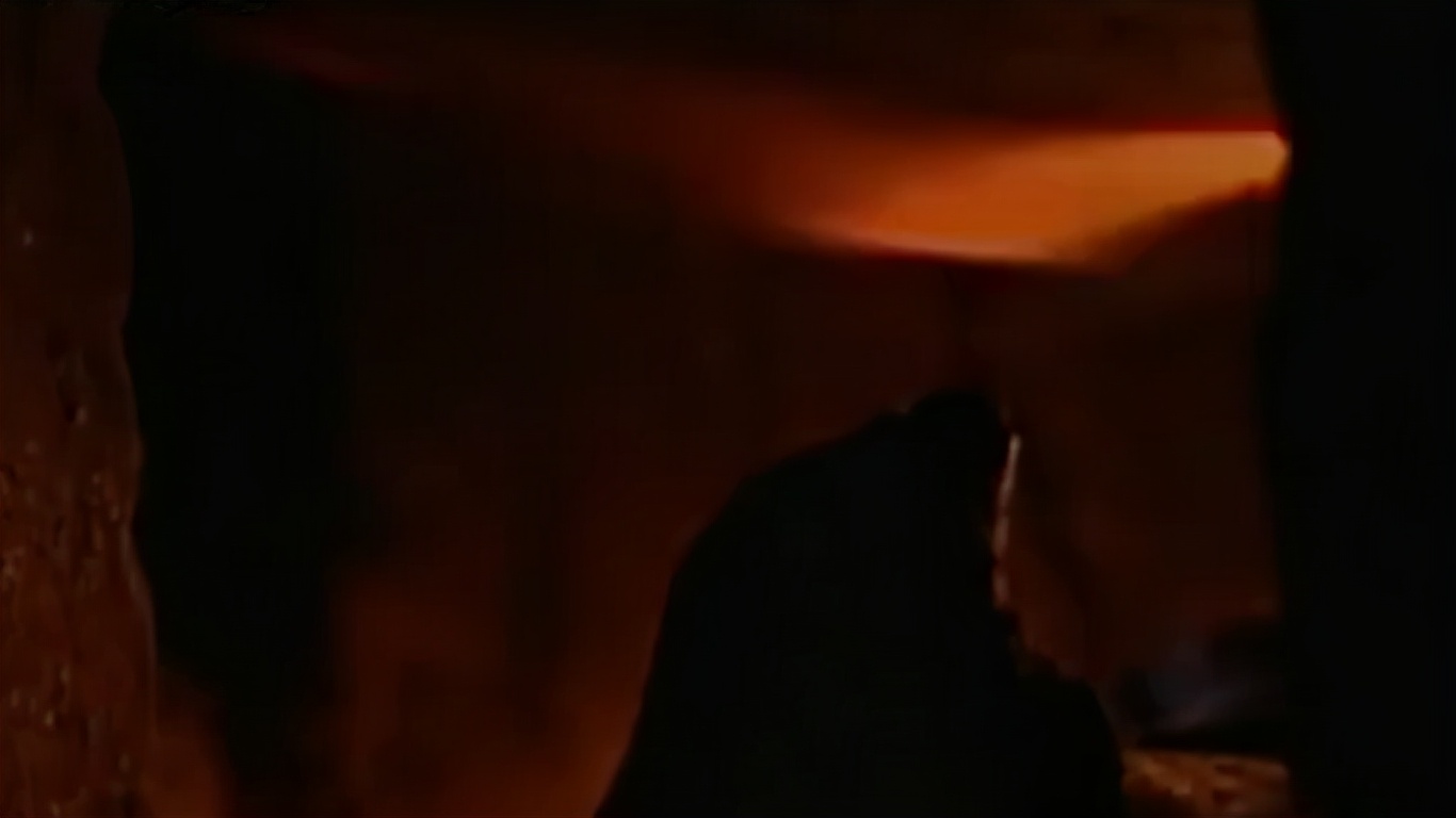 老人突然人体自燃烧成灰,老人自燃真实视频