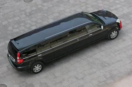 加长悍马的外观，迈巴赫座舱，30万的长城派7米车身够不够帅？