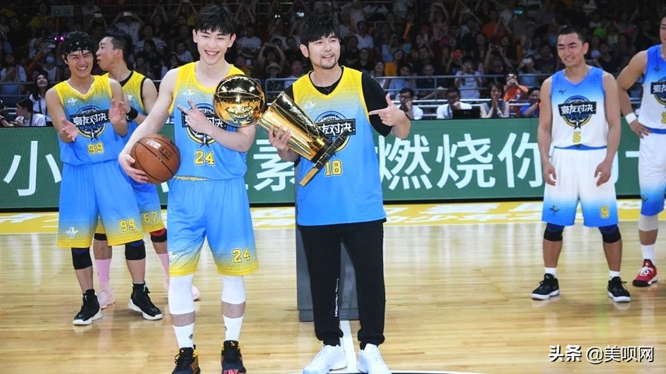 王源王俊凯杨紫肖战,微博之夜肖战杨紫王源