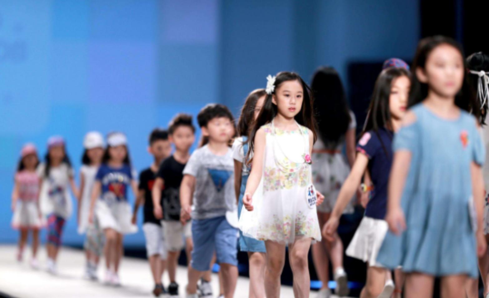 阿拉蕾养弟弟视频完整版,阿拉蕾4岁养家